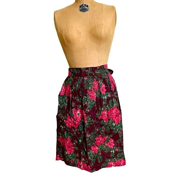 Vintage Poinsettia Red and Green with Gold Holiday Winter Kitchen Apron - Picture 2 of 8